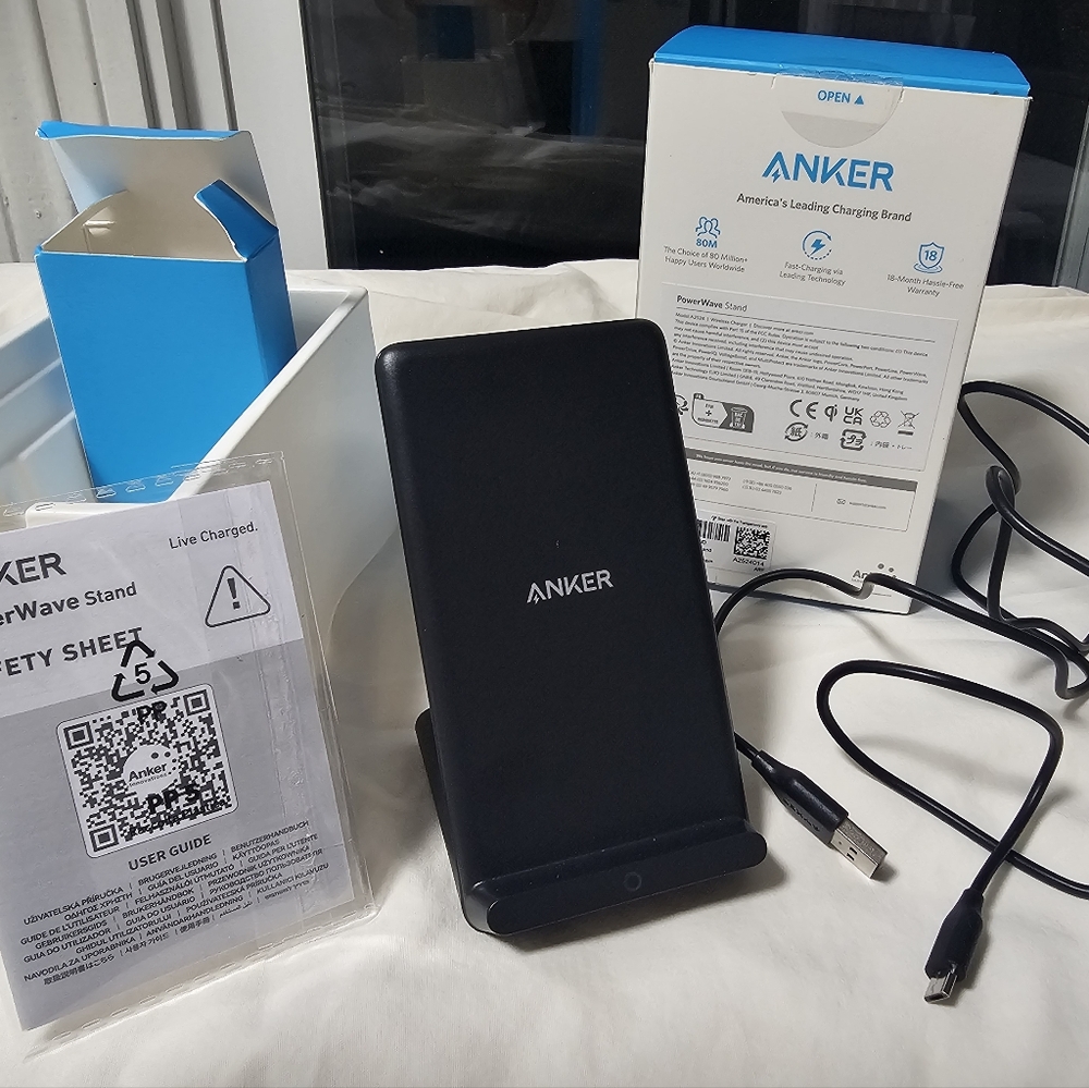 Anker Wireless Charging Stand - PowerWave Stand